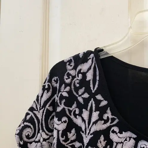 FINAL MARKDOWN Ladies b.l.e.u top medium Black