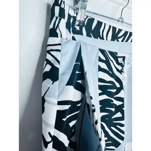 Ellen Tracy Women’s Size 2 Skirt Geometric Print Blue Black White Pockets clean