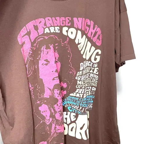 Daydreamer  NWOT The Doors Strange Nights Are Coming Merch Band Tee Small