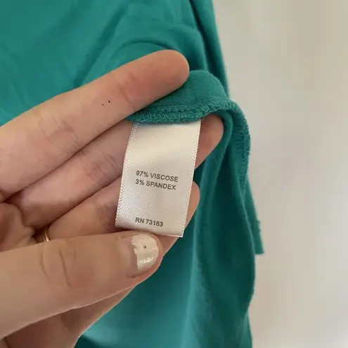 Cable & Gauge vibrant turquoise sleeveless business casual blouse v-neck