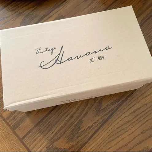 Vintage Havana Pink Stripe Sneakers White Shoes Size 8 NEW IN BOX Retail $125