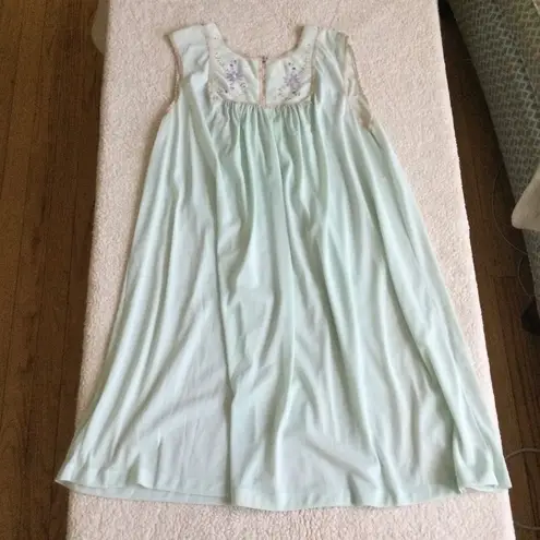 Vintage Lace Trim Embroidered Flowers Panel Nightgown Size 36