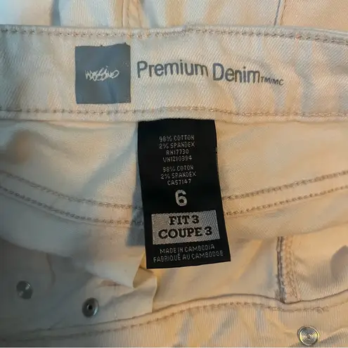 Mossimo Supply Co. Ivory Skinny Jeans Size 6