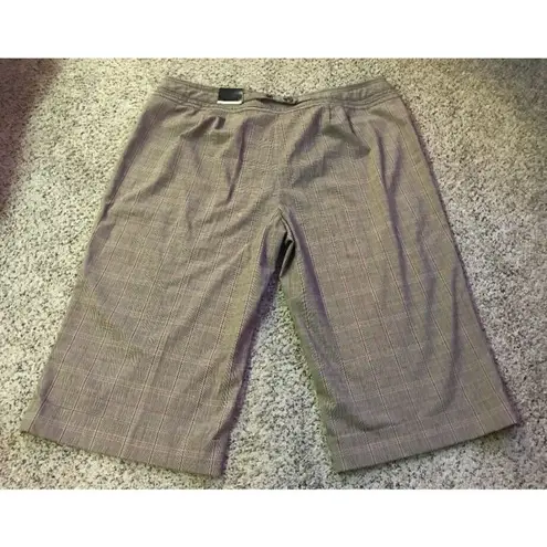 Lane Bryant  Brown Plaid Capri W/ Cuff Sz 28 NEW