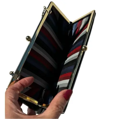 Black Patent Leather Kiss Lock Wrist Evening Bag