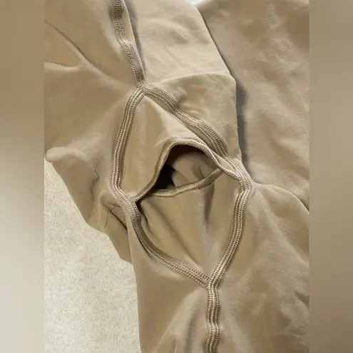 SKIMS Women's Plus Size Sculpting Mid-Thigh Short with Open Gusset Size 4X - Image 5