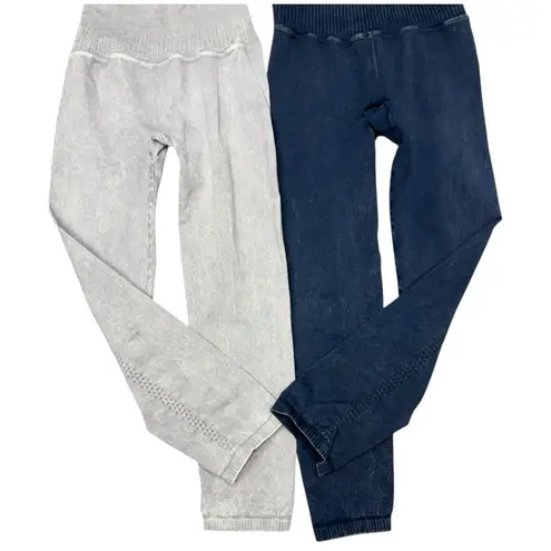 Free People Movement Good Karma Leggings Bundle M/L Iced Grey & Deepest Navy Blue Size M