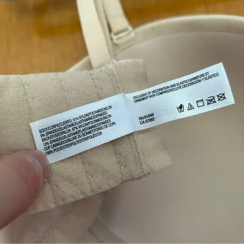 Wacoal Red Carpet Strapless Convertible Underwire Bra Nude Size 42D