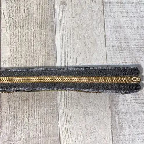 Travelon black & grey leopard print wallet