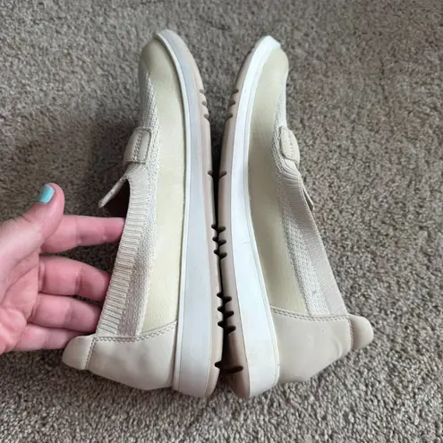 Time And Tru Time and True Comfort Knit Loafers Off-White / Bone Women's Size 8.5 Easy On Off