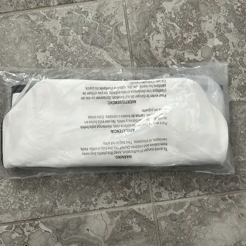 Walter Baker NWT Carly Bag, Canvas Vegan Leather Tote, New w/Tag Retail $198