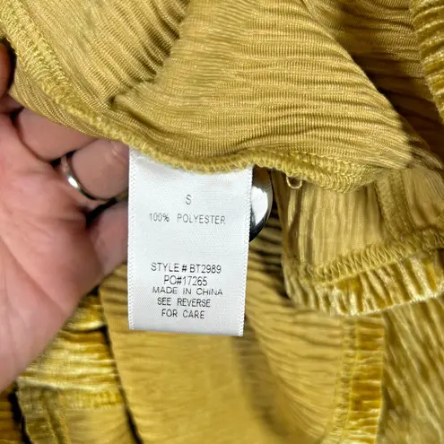 NWT Baevely Crushed Velvet Button Front Cardigan Top Gold Mustard Size S Cozy Size L