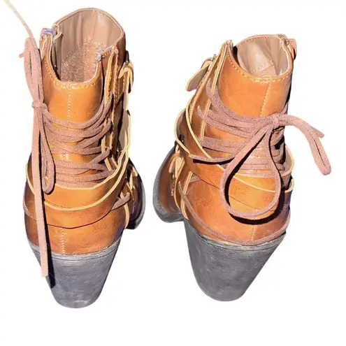 NWOB Pop Peeler Leather Ankle Boots size 7M Brown