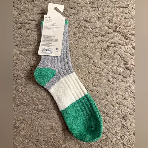 Aerie  Tri-Tone Colorblock Green, Grey Marled Elphaba Wicked Crew Socks NWT - Image 3