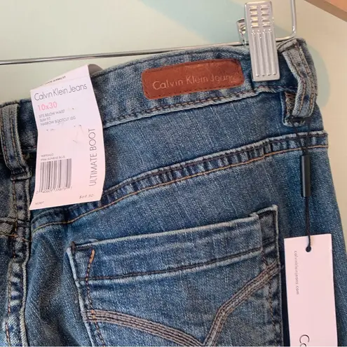 Calvin Klein Jeans NWT  Ultimate Bootcut 10 30