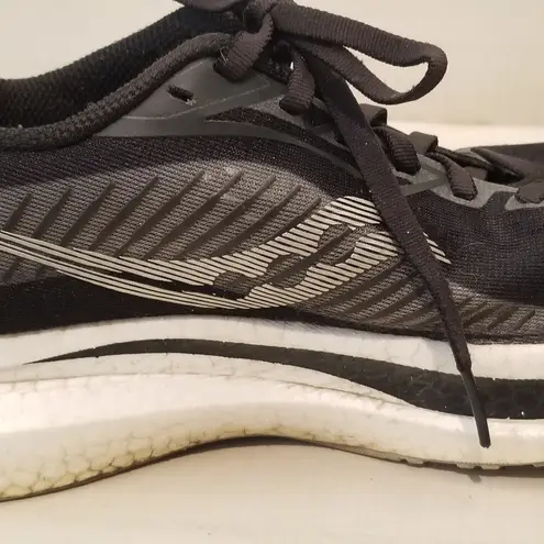 Saucony {9}  Women's Endorphin Speed 2 Run Sneaker Shoes Black and Gray