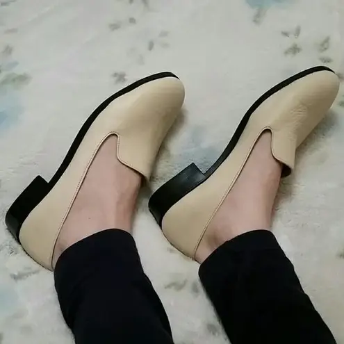 Leather closed toe Loafer NEW! Walking shoe Size undefined