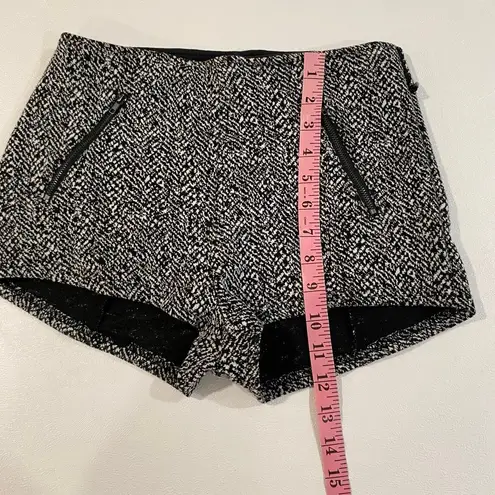 Cooperative Tweed Zip Pocket Shorts Women’s Size 4 – Black White High Rise Urban