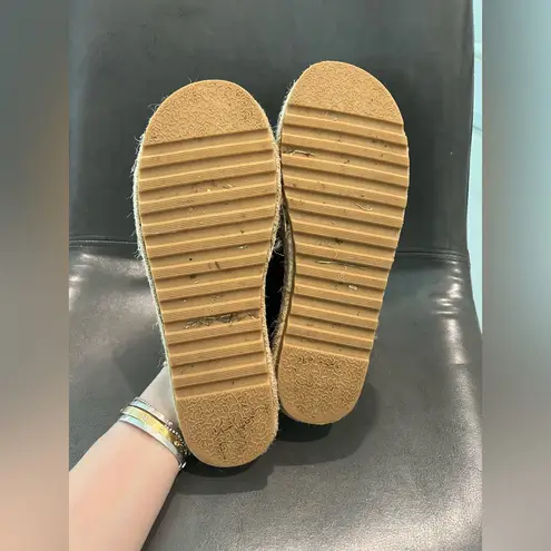 Black Double Strap Sandals Free to Roam Espadrille Size 8