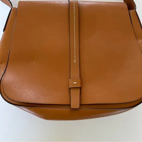 Gap  crossbody adjustable strap purse saddle brown