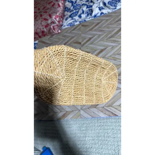 Brighton  Straw Wicker Tote Bag Purse Heart Charm Beige‎ Leather Trim