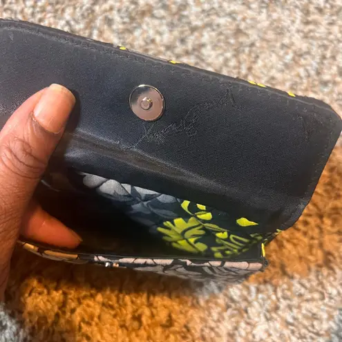 Vera Bradley  Wristlet Wallet‎ Clutch Zip Around Floral ID Holder