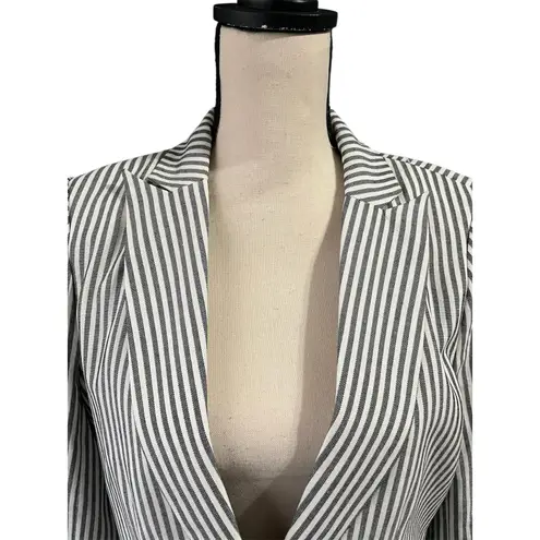 Evereve Women's Black White Stripe Blazer Sz M Preppy Quiet Luxury Careerwear