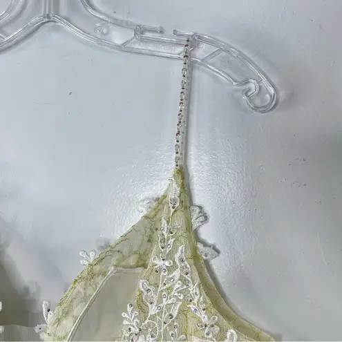 Mac Duggal 79341 Floral Appliqués Sleeveless Plunge Neck Trumpet Gown, Size 12