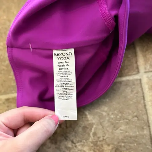 Beyond Yoga Powerbeyond Strive Biker Short Violet Berry Size Medium
