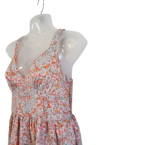 American Eagle Sleeveless V