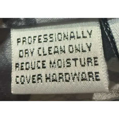 St. John Couture Tweed Blazer Pearl Buttons Velvet Trim Classic Elegance Sz 6