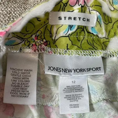 Jones New York Vintage  Sport Bold Floral Capri‎ Stretch Pants