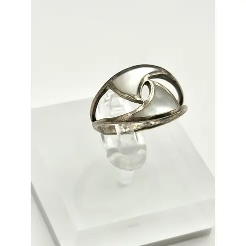 Vintage Mother of Pearl Inlay Sterling Silver Ring Size 7.5
