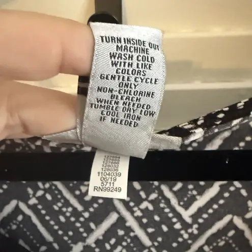 Black & White Catherines Black White Geometric Tunic Top Chiffon Hem 3/4 Sleeve Chic Work Wear