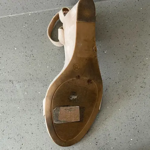 Journee Collection Womens LOUCIA Beige Wedge Heeled Sandals 7.5