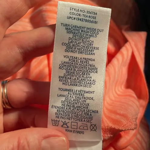 Seven7 Melon & Peach Short Sleeve Scoop Neck Lightweight Women’s T-Shirt Large