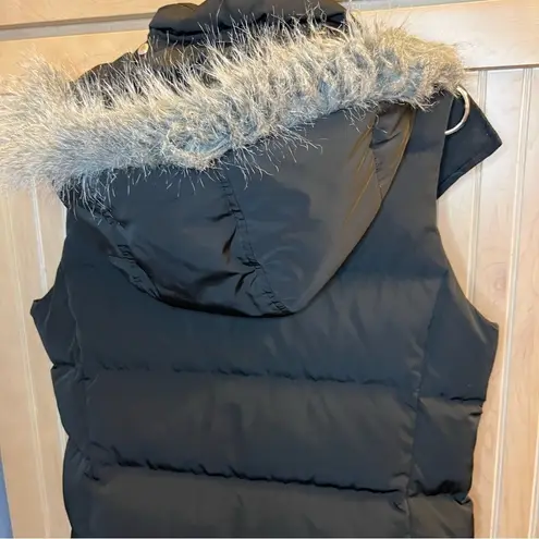 Talbots  Petites Black Puffer Vest With Removable Faux Fur Hood Size Small