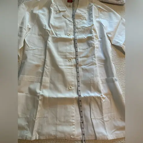 Dickies EDS Professional Scrubs Lab Coat White Size L Medical