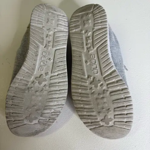 Hey Dude Wendy Slip-On Shoes – Women’s Size 7 (Stone White)