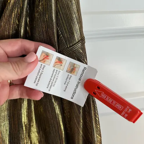 Mac Duggal Chic Gold Metallic Cocktail Dress NWT