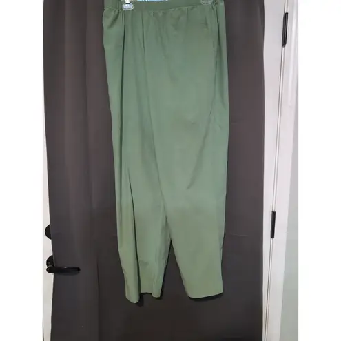 Cricket Lane Vintage 2 Piece Set, Women's Large Shirt & Pants, Green Embroidered