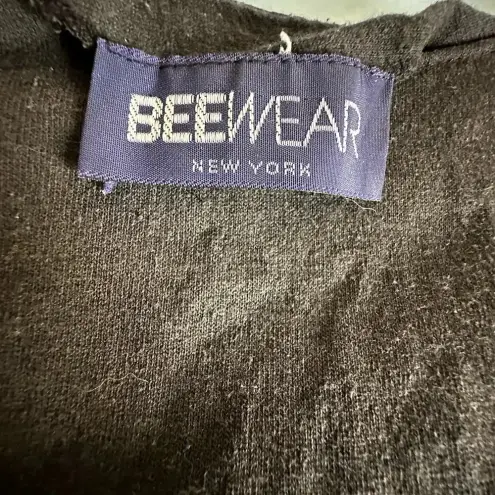 Black Beewear Cropped Cap Sleeve Top. Button Epaulette. Cut Out Belly Button. Size L