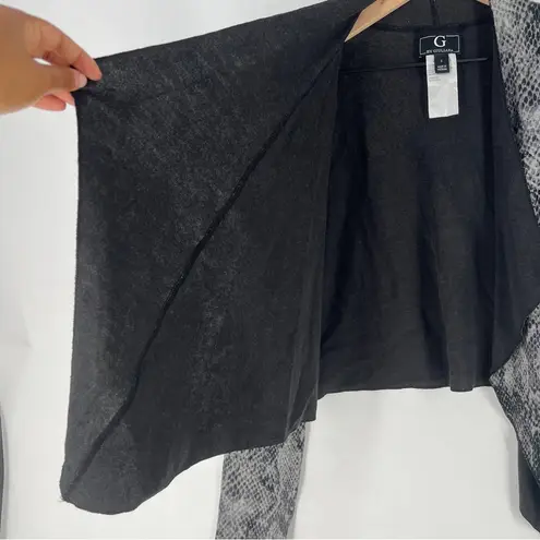 G by Giuliana Snake Print Soft Knit Long Sleeve Crop Draped Open Front Cardigan Gray