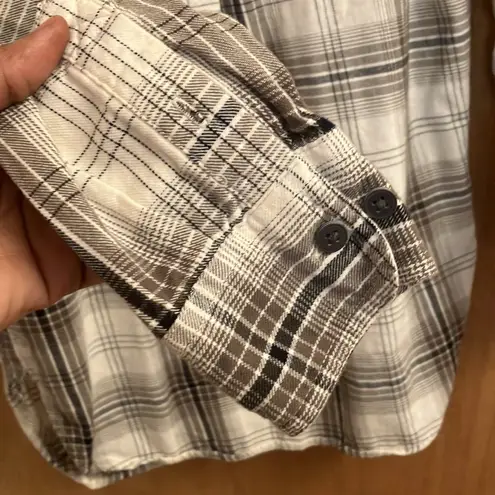 Alpine Design cream, grey, and white flannel shirt size woman’s XS