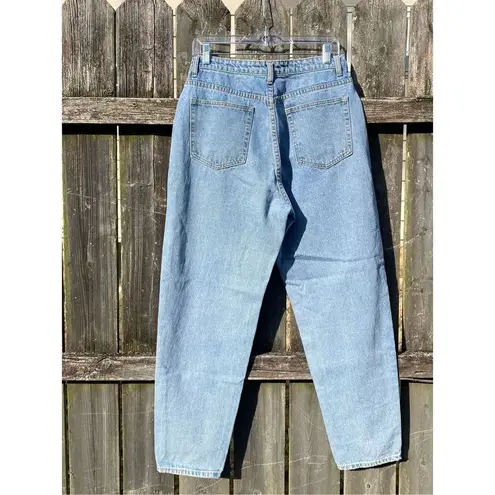 Pretty Little Thing  Light Wash Mom Jeans | 8