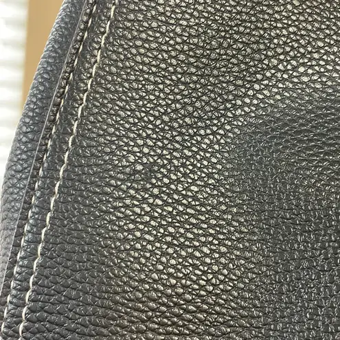 London Fog Textured Pebbled Leather Handbag Purse Black With White Stitching - Image 4