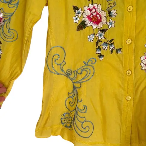 Como No? Womens Yellow Button Up Shirt Floral Embroidered Boho Western Top sz M Size M
