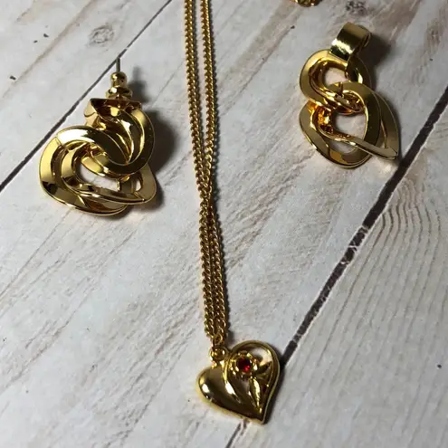 Avon Heart necklace and chain link pierced earrings set red ruby garnet gem VTG Gold