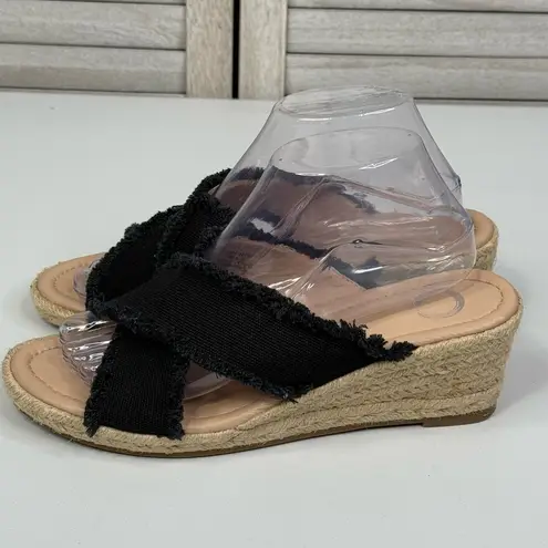 Journee Collection Black Cross Strap Woven Wedge Sandal-9