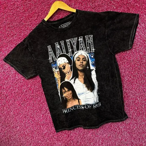 Aaliyah Princess Of Rnb Mineral Wash Tshirt size M/L